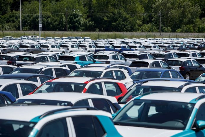 La dirección de Volkswagen Navarra y el 82,8% de la parte social firman el Acuerdo de Calendario 2021