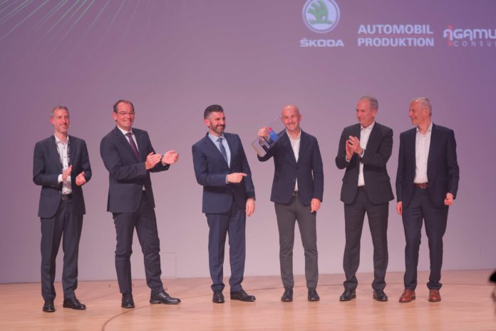 Volkswagen Navarra recoge el premio por ser la mejor fabrica europea de la automoción en Automotive Lean Production Award